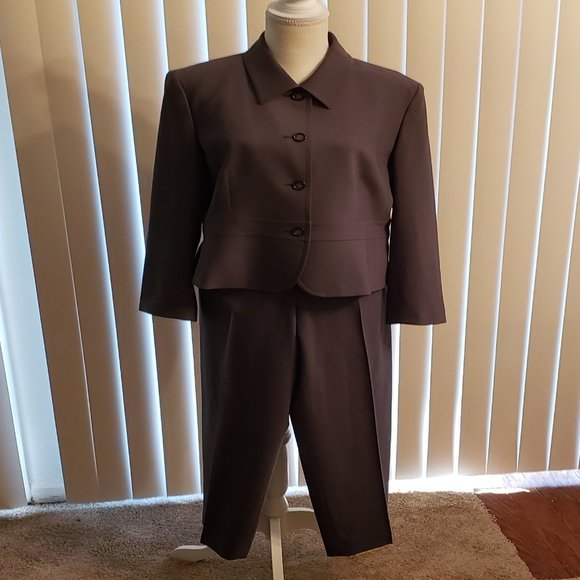 Talbots - Picture 5 of 5